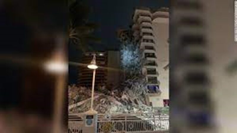 Se derrumbó parte de un edificio residencial en Miami: trabajan 80 dotaciones de bomberos