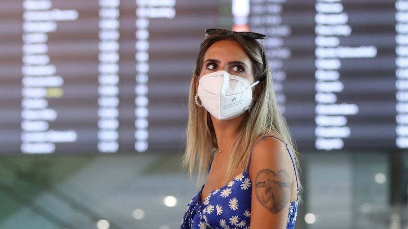 En qué consiste el «pasaporte de vacunas» de la Unión Europea (y cómo afecta a los viajeros de América Latina)