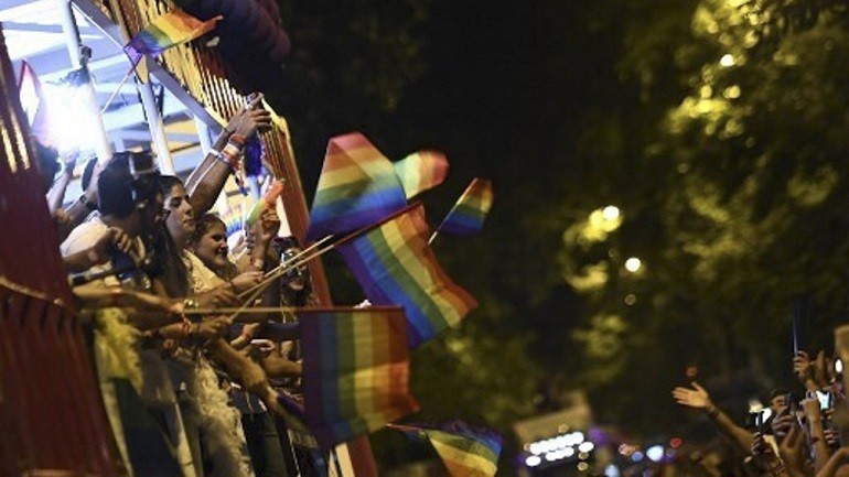 Un brutal crimen homofóbico conmociona a España