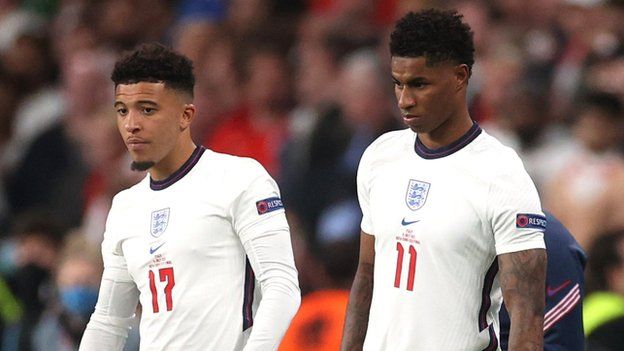 Eurocopa 2020: los ataques racistas contra los jugadores de la selección inglesa que fallaron sus penales en la final ante Italia