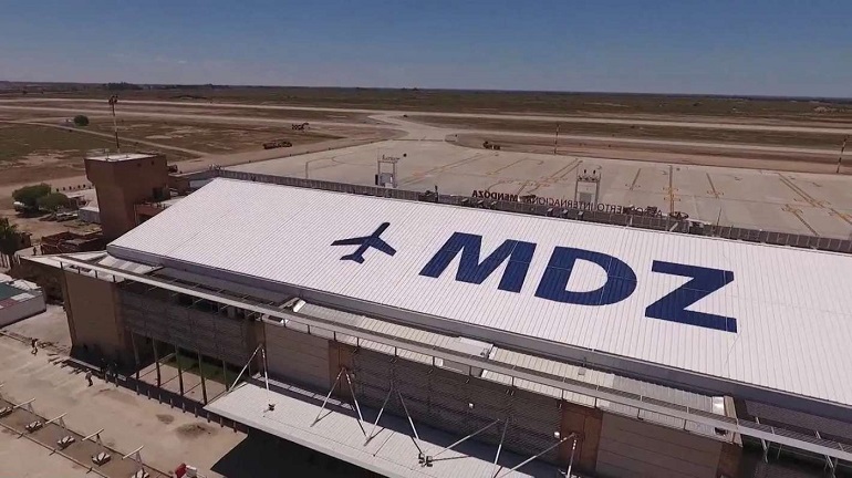 Latam y Aerolíneas ya permiten comprar pasajes para volar a Mendoza