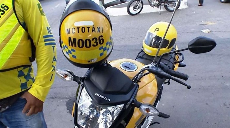 Llegó la «mototaxi» a Mendoza y piden regularla