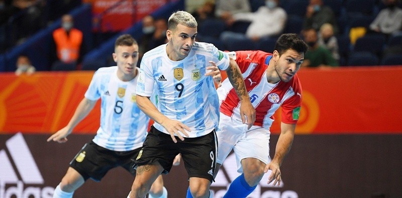 La Selección goleó a Paraguay y avanzó a cuartos de final del Mundial de Futsal
