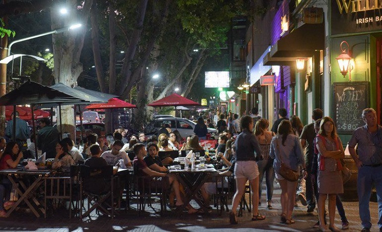 Nuevas aperturas: vuelve la gastronomía a pleno y espectáculos masivos en Mendoza