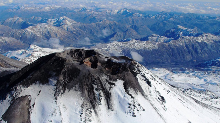 Alerta: detectan 2 domos de un volcán cercano a Mendoza