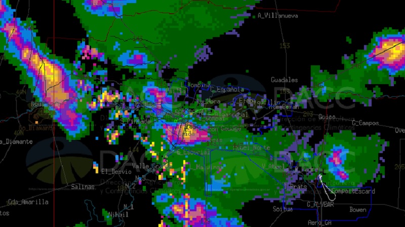LLuvia, granizo y la posibilidad de más tormentas en el transcurso del día