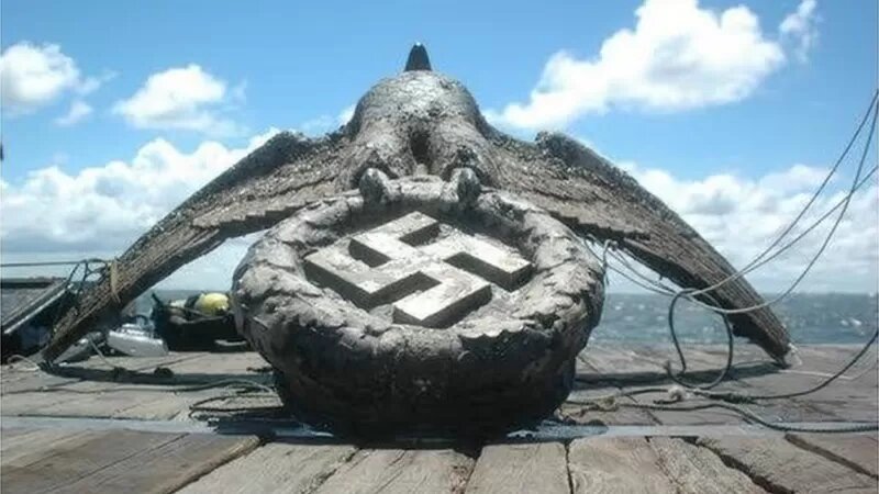 ¿Cómo se vende un águila nazi? El problema que debe resolver Uruguay en medio de una controversia internacional
