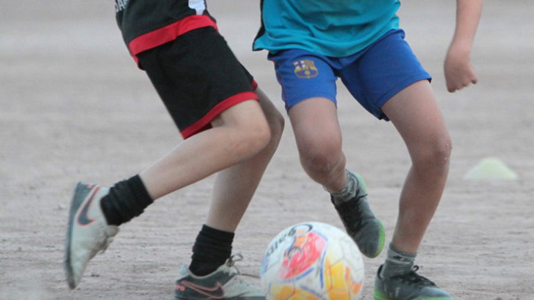 Un niño se golpeó la cabeza, siguió jugando al fútbol y terminó en terapia intensiva del Notti