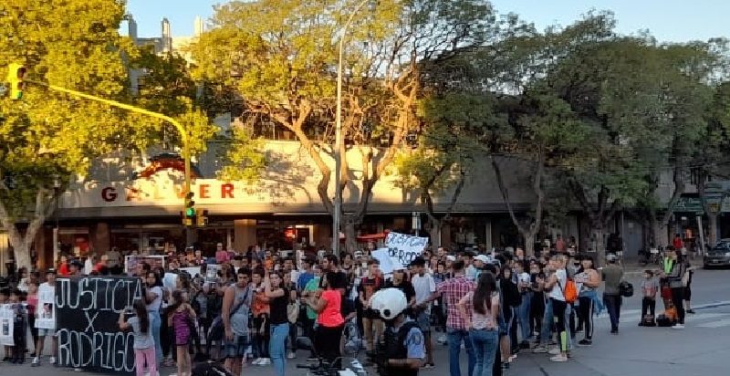 Se realizó una marcha pidiendo justicia por Rodrigo Pavez