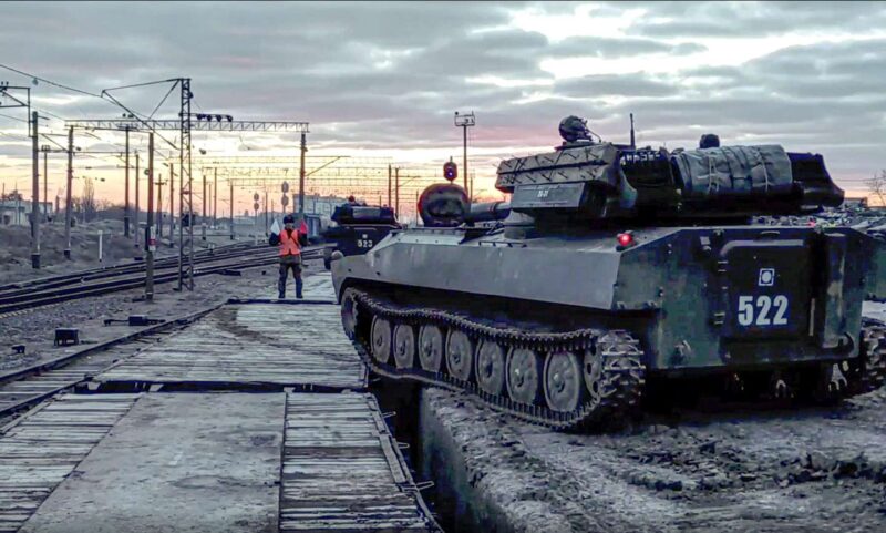 Primera señal de distensión de Rusia en Ucrania: retira algunas tropas y afirma que no habrá guerra
