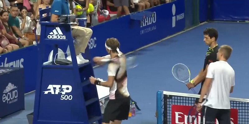 Escándalo de Alexander Zverev: agredió al árbitro con su raqueta y lo expulsaron del torneo