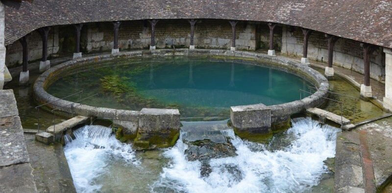 El enigma del pozo sin fondo de Francia: nadie logra explicar su origen