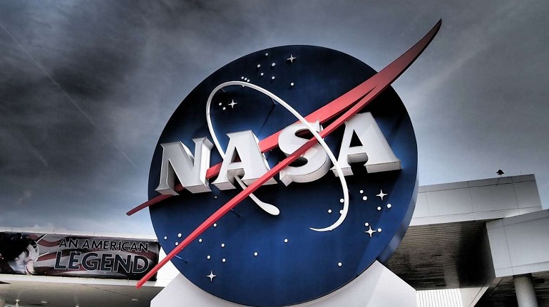 Familia demandó a la NASA: un pedazo de chatarra espacial cayó del cielo y les destrozó la casa