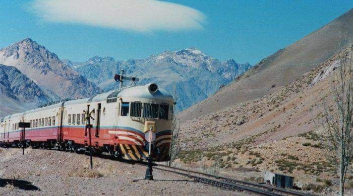 El presidente del Instituto de Ferrocarriles aseguró que se busca un paso entre el sur mendocino y Chile