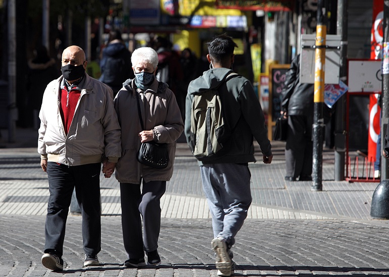 El Gobierno confirmó el bono para jubilados y aseguró que no habrá más ingresos a planes sociales
