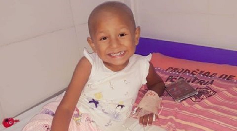 Un padre desesperado solicita ayuda para su hijita que tiene un tumor maligno