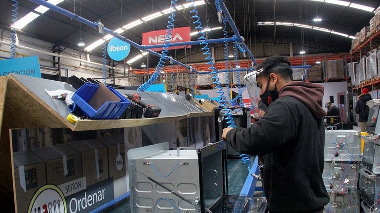 Los datos que alertan sobre la dura caída de la economía y la calidad de vida en Mendoza