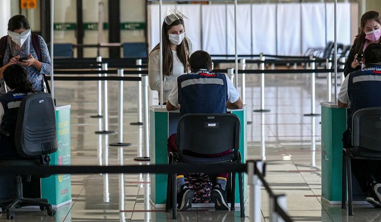 Chile ya no hará PCR a los turistas que ingresen por vía aérea o terrestre