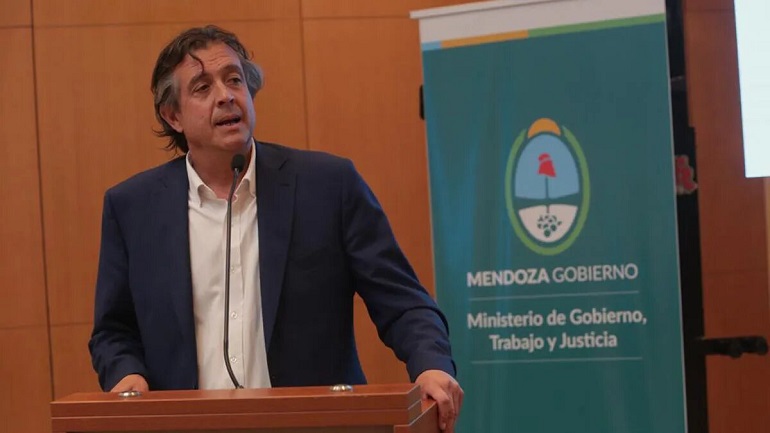 El Gobierno acordó con ATE un aumento del 40% más un bono mensual de $7.200 durante todo el año