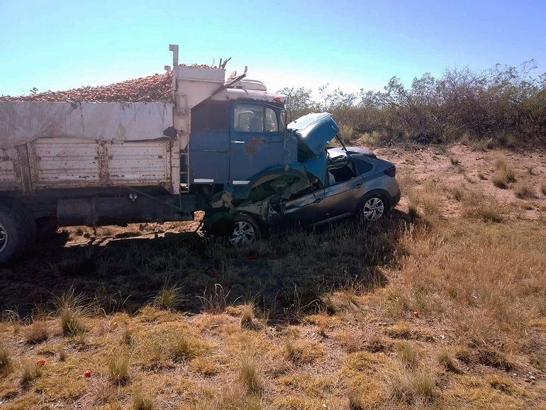 Dos personas mueren en choque frontal en ruta 143