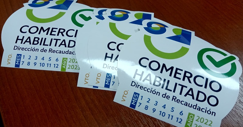 Los comercios que tengan su habilitación al día, serán identificados con una oblea adhesiva