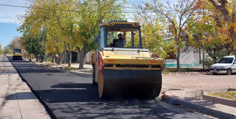 En 5 meses se asfaltaron 120 cuadras en ciudad y distritos
