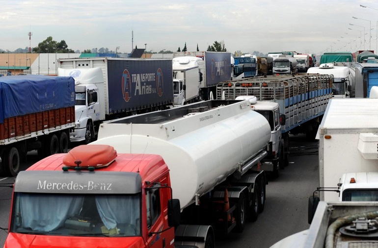 Transportistas lograron un alza del 20% de la tarifa y levantan el paro