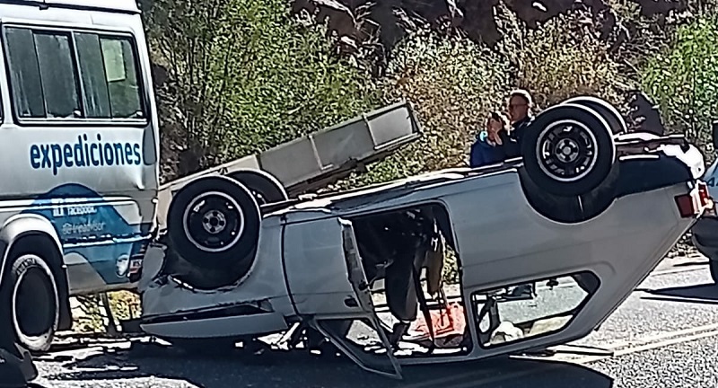 Choque y vuelco con heridos en Valle Grande, estaban alcoholizados
