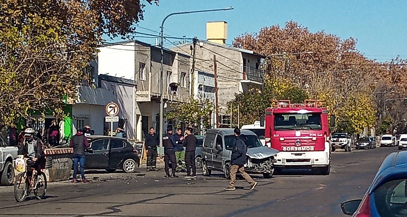 Violento choque en Moreno y Alsina