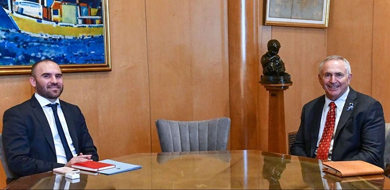 Fuerte respaldo del embajador de EEUU a Guzmán: “El trabajo que hizo ante el FMI fue impresionante”