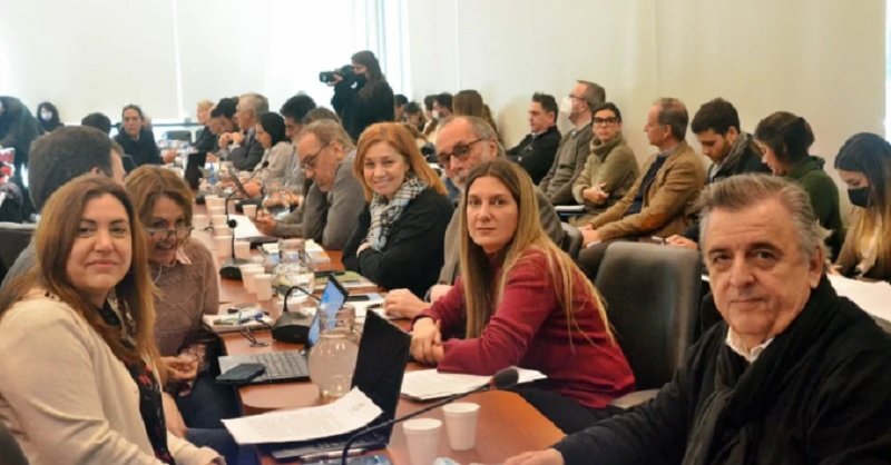 La oposición logró avanzar con el dictamen de Boleta Única de Papel