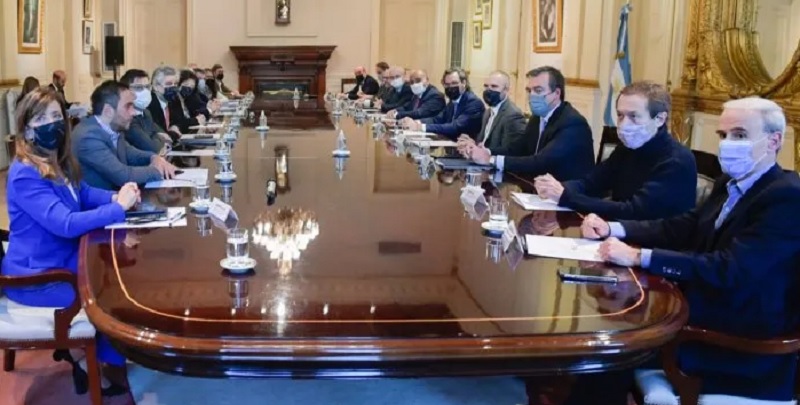 El Gobierno responde a las críticas: «Al que no le gusta, que se vaya»