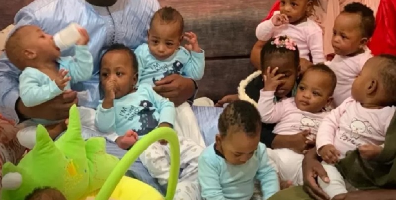 La tierna foto de los nonillizos de Mali en su primer cumpleaños