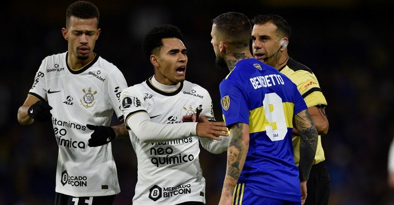 Boca recibió una dura sanción de la Conmebol a días del partido con Corinthians
