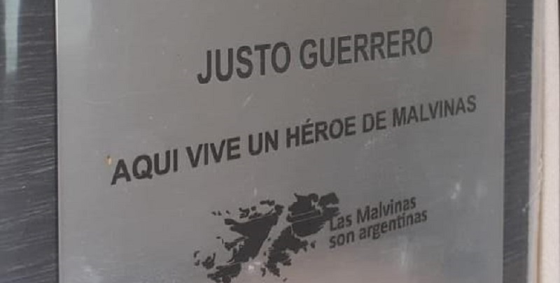 “AQUÍ VIVE UN HÉROE DE MALVINAS”, ex combatientes recibirán placas para identificar sus viviendas