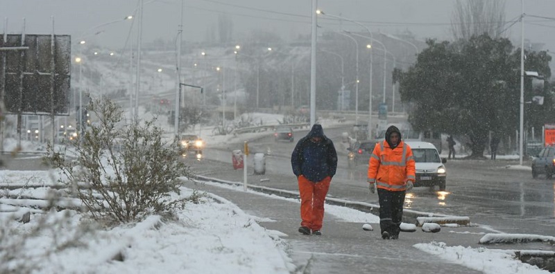 Alerta por una ola polar en Mendoza con nieve en el llano y fríos extremos