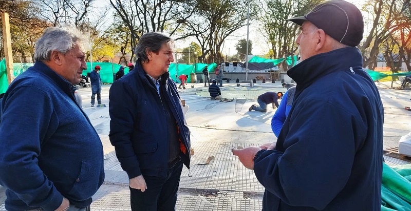 Emir Félix recorrió la Plaza Independencia y confirmó que se inaugura el próximo sábado