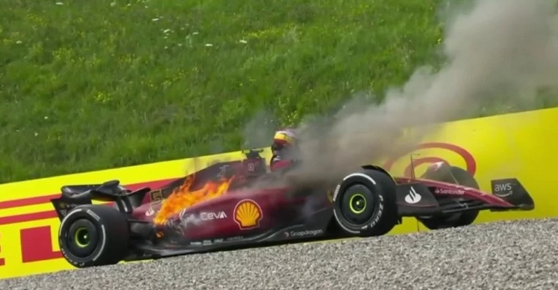 Fuego y drama para la Ferrari de Sainz en la Fórmula 1: el español alcanzó a escapar con lo justo