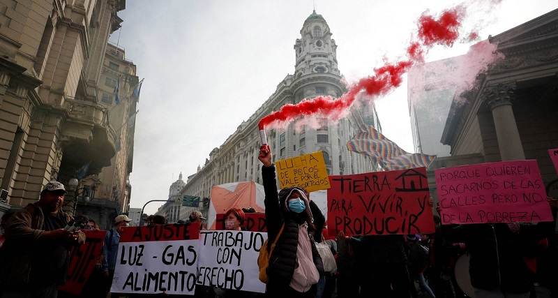 El Gobierno auditará los planes y para las organizaciones no hay dudas: “Es un ataque de Cristina Kirchner”