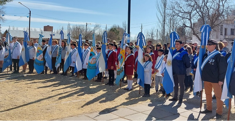Monte Comán celebra sus 135 años con actos, desfile y un gran cierre musical con Rusherking