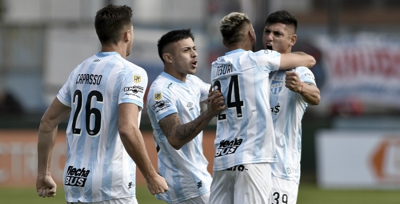 Atlético Tucumán goleó a Barracas Central y es más líder que nunca
