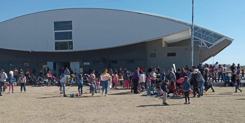 Multitudinario festejo del Día del Niño  en Villa Atuel