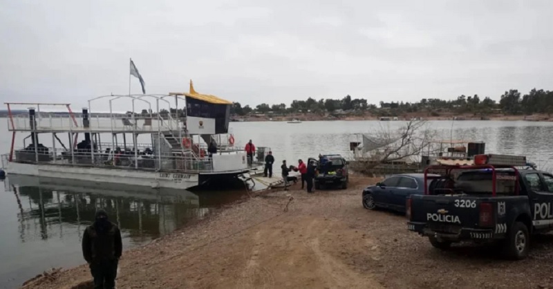 Desesperada búsqueda de un funcionario mendocino que cayó de su lancha en un dique
