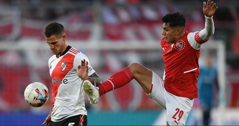 Suárez le dio el triunfo a River sobre la hora ante Independiente