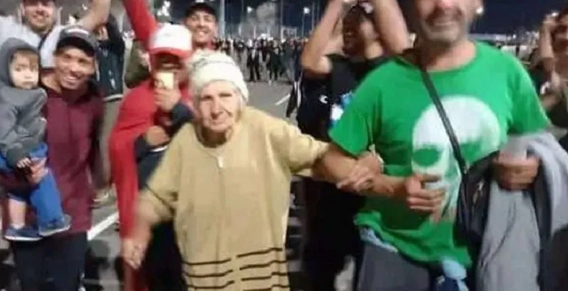 Furor por la abuela de 82 años, fanática del Indio Solari que fue a ver a los Fundamentalistas