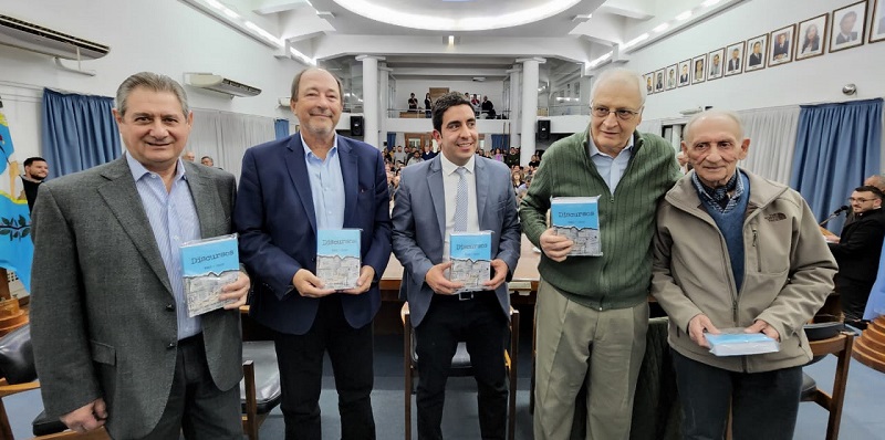 La presentación del libro de un concejal cerró la grieta por un momento en San Rafael