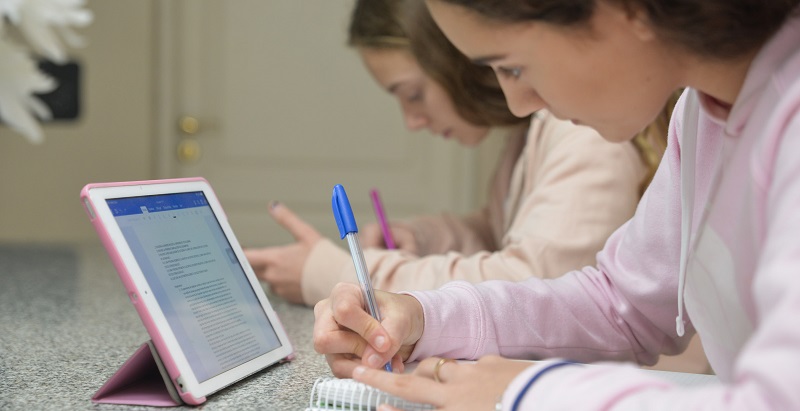 La DGE implementará sistemas de alertas para identificar dos graves problemas en las escuelas