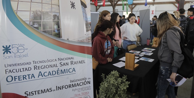 Los IES presentaron su oferta en la Expo Educativa 2022 de San Rafael