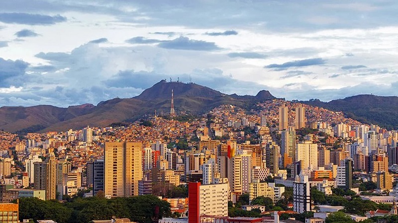 Mudarse a trabajar a Brasil: una empresa contrata jóvenes argentinos y paga todos gastos de radicación