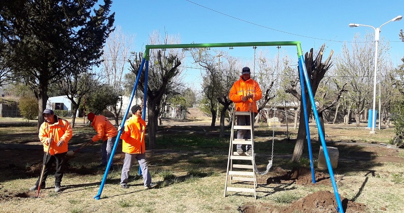 Juegos y gimnasios en Monte Comán y avanza el parque de Real del Padre